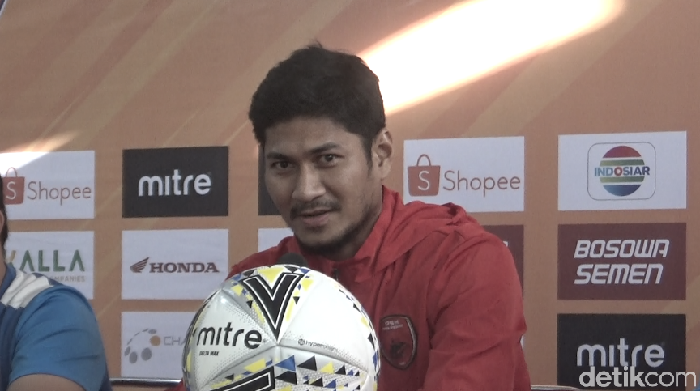 Abdul Rahman menekankan pentingnya meraih poin penuh di laga lawan Barito Putera. (Foto: Reinhard Soplantila/detikSport) Abdul Rahman menekankan pentingnya meraih poin penuh di laga lawan Barito Putera. (Foto: Reinhard Soplantila/detikSport)