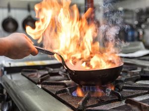 Hati-hati! 5 Bahan Makanan di Dapur Ini Mudah Terbakar dan Meledak Hati-hati! 5 Bahan Makanan di Dapur Ini Mudah Terbakar dan Meledak