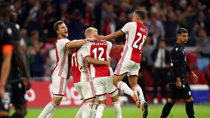 Ajax Amsterdam melaju ke playoff Liga Champions usai singkirkan PAOK Salonika (Dean Mouhtaropoulos/Getty Images)