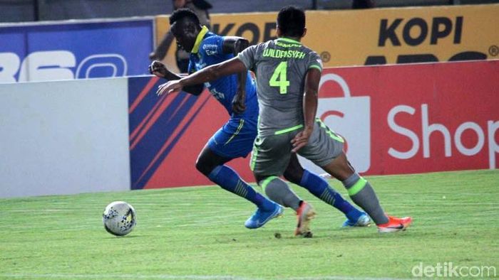 Borneo FC imbangi Persib Bandung 2-2. (Foto: Wisma Putra) Borneo FC imbangi Persib Bandung 2-2. (Foto: Wisma Putra)