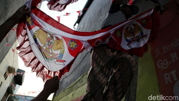 Antusias Warga Rawa Badak Sambut HUT RI