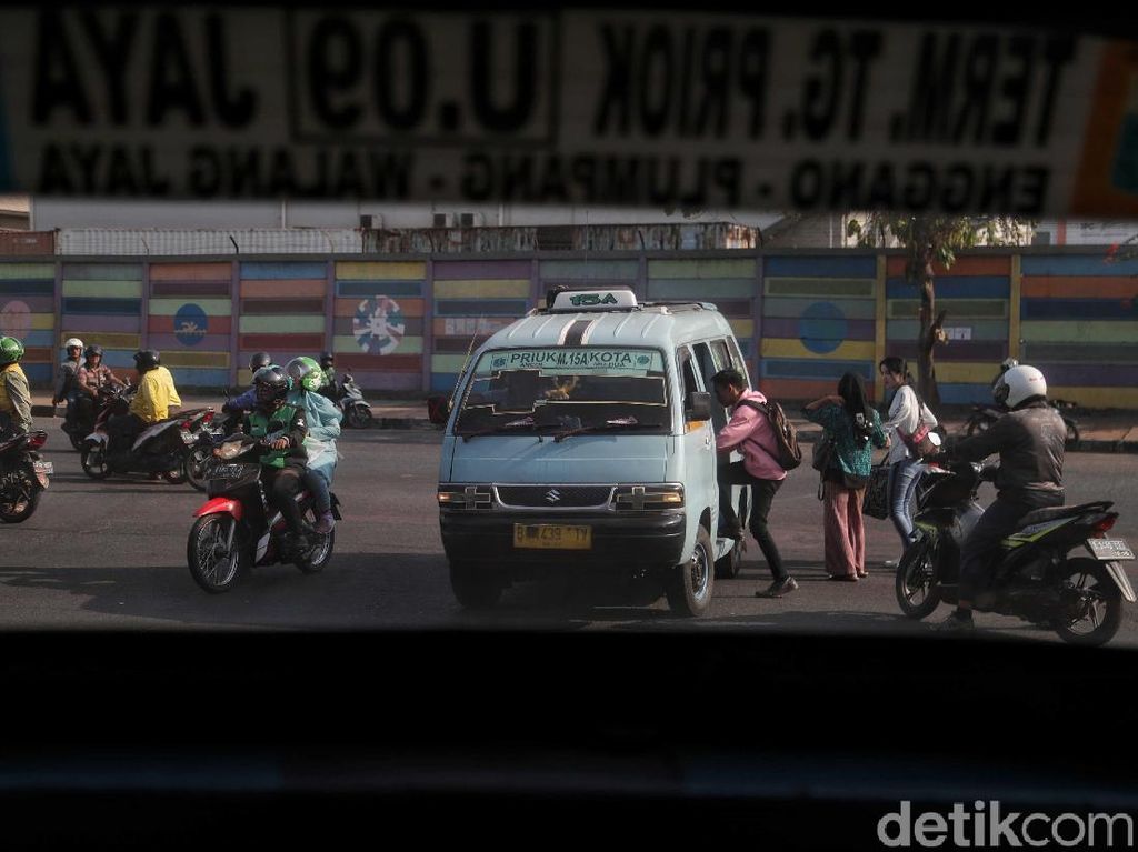 Kadishub DKI Instruksikan Jajaran Naik Angkutan Umum Tiap Rabu Kadishub DKI Instruksikan Jajaran Naik Angkutan Umum Tiap Rabu