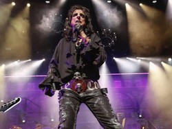 Setelah 44 Tahun, Alice Cooper Diizinkan Lagi Manggung di Australia