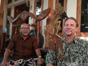 Romantisme Budaya Antara Cirebon dan Amerika