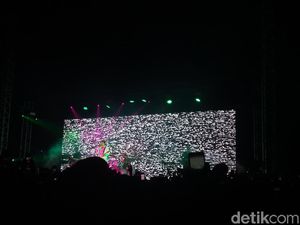 LANY Tutup Konser Dengan I Love You So Bad LANY Tutup Konser Dengan I Love You So Bad