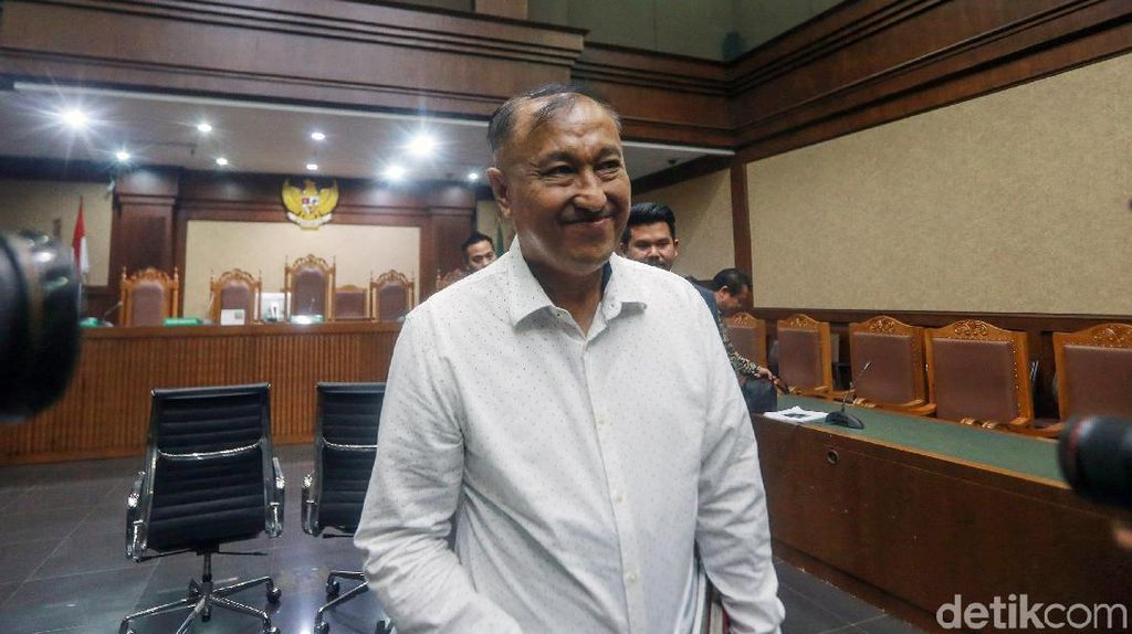 Markus Nari Jalani Sidang Perdana Kasus Korupsi e-KTP
