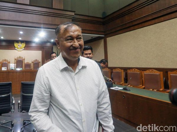 Markus Nari Jalani Sidang Perdana Kasus Korupsi e-KTP
