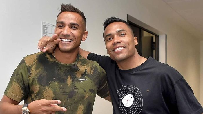Danilo dan Alex Sandro sudah berteman selama 10 tahun. (Foto: Instagram @juventus) Danilo dan Alex Sandro sudah berteman selama 10 tahun. (Foto: Instagram @juventus)