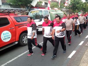 Kegemukan, Puluhan Polisi di Bali Dilatih Turunkan Berat Badan Kegemukan, Puluhan Polisi di Bali Dilatih Turunkan Berat Badan