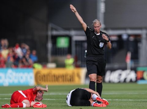 Stephanie Frappart dan Deretean Wasit Perempuan di Ajang Sepakbola Pria