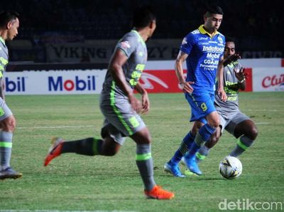 Persib Bandung Ditahan Imbang Borneo FC