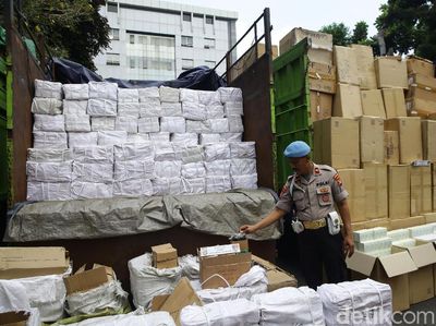 Polisi Gagalkan Penyelundupan Barang Ilegal dari China