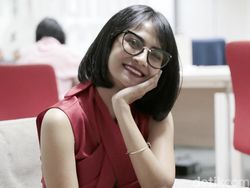 Heboh Isu Doddy Sudrajat Bukan Ayah Kandung, Video Vanessa Angel Lihat Foto Nikah Ibu Disorot