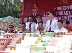 Polisi Sita 8 Truk Produk Ilegal Asal Cina, Kerugian Negara Rp 6,4 T