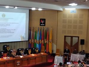 Kapolri Cecar Irjen Boy Rafli dengan Pertanyaan di Sidang S3 Unpad