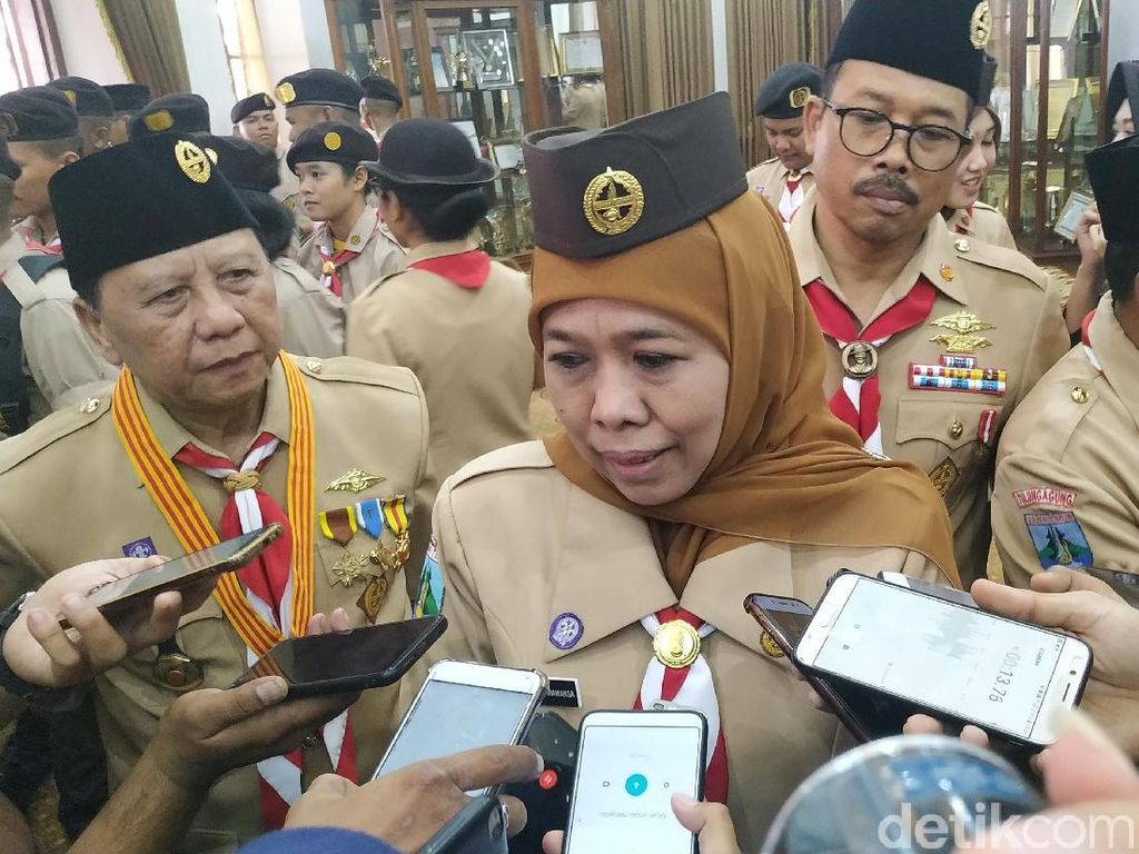 Khofifah Dukung Emil Gantikan Pakdhe Karwo Pimpin Demokrat Jatim