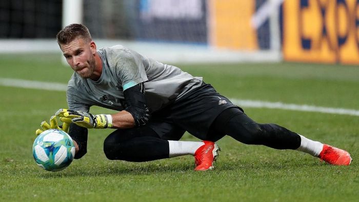 Adrian San Miguel bakal dilindungi kukuhnya pertahanan Liverpool (John Sibley/Reuters) Adrian San Miguel bakal dilindungi kukuhnya pertahanan Liverpool (John Sibley/Reuters)
