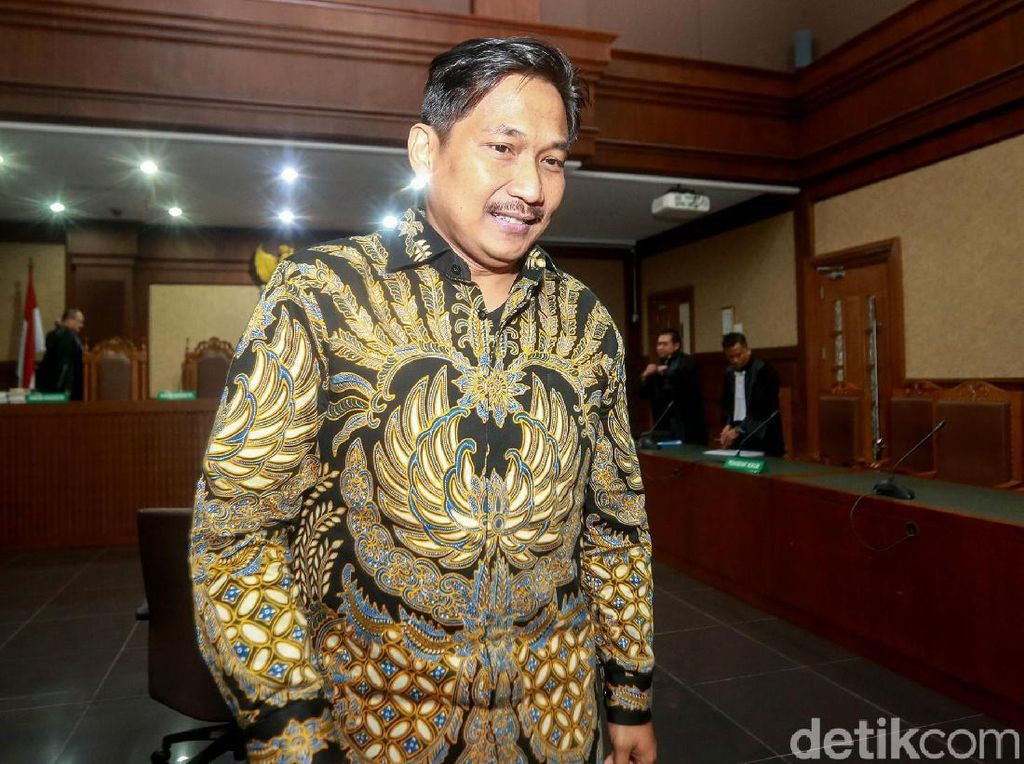 Divonis 5 Tahun Penjara, Bowo Sidik Pikir-pikir untuk Banding Divonis 5 Tahun Penjara, Bowo Sidik Pikir-pikir untuk Banding