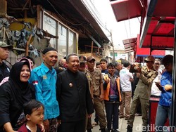 Penataan Cicadas Dimulai, Belasan Tenda Baru Dipasang untuk PKL