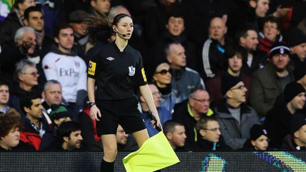 Stephanie Frappart dan Deretean Wasit Perempuan di Ajang Sepakbola Pria