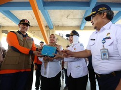 BNPB dan BMKG Serahkan Alat Deteksi Dini Gempa ke Bupati Pandeglang