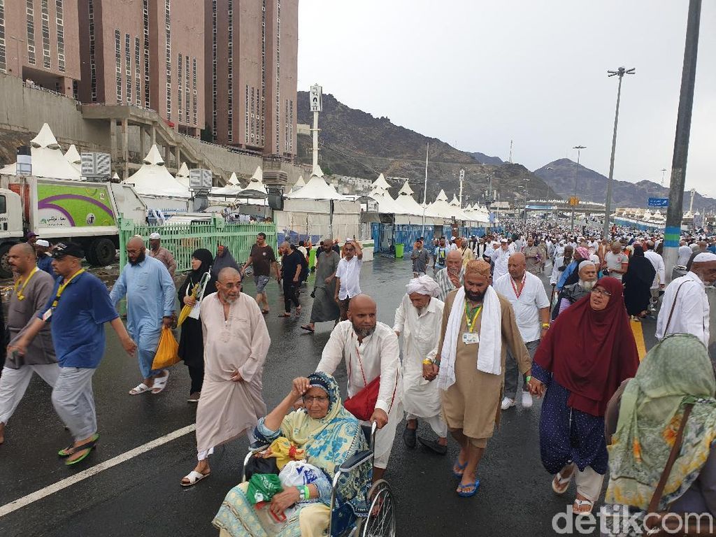 Sakit, 187 Jemaah Haji RI Pulang Lebih Awal Sakit, 187 Jemaah Haji RI Pulang Lebih Awal