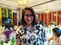 Cara Novita Angie Menjaga Kulit Tetap Awet Muda