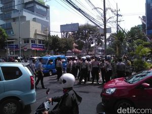 Mahasiswa Papua Rusuh di Malang, Warga Jadi Korban Lemparan Batu