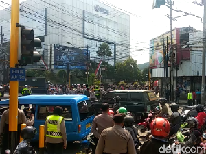 Video Demo Berujung Rusuh di Malang, Sejumlah Jalan Ditutup