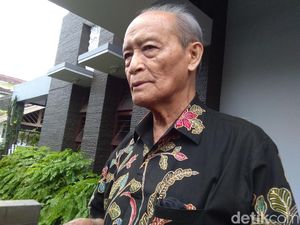 Mengenal Pemikiran Buya Syafii dari Tiga Titik Kisar Perjalanannya Mengenal Pemikiran Buya Syafii dari Tiga Titik Kisar Perjalanannya