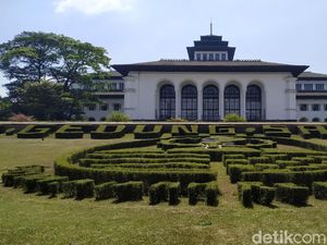 Tersebar Foto-Video Syur Diduga PNS yang Dibantah Pemprov Jabar Tersebar Foto-Video Syur Diduga PNS yang Dibantah Pemprov Jabar