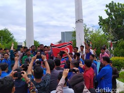 Demo Bendera Bulan Bintang Ricuh, 5 Mahasiswa Diamankan Polisi