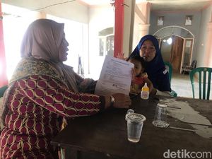 Balita Tunggui Jenazah Ayah 3 Hari Diperiksa Kesehatannya
