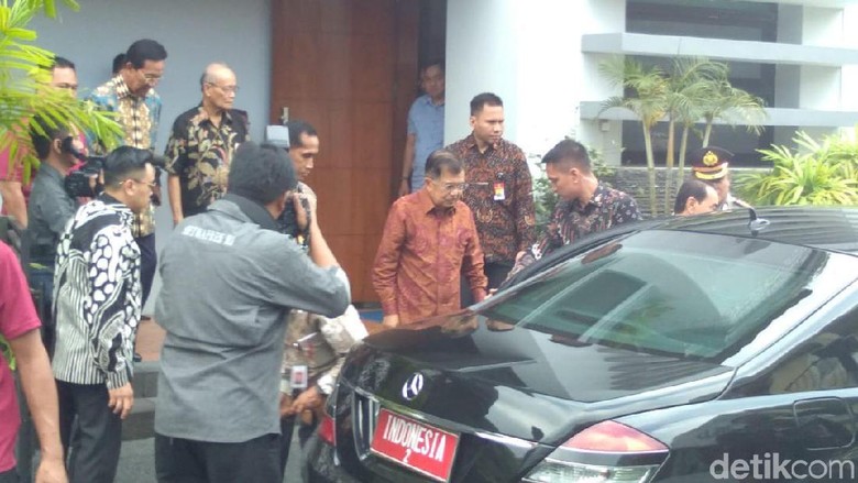 Ini yang Dibahas wapres JK dikala Bertamu ke Kediaman Buya Syafii Ini yang Dibahas wapres JK dikala Bertamu ke Kediaman Buya Syafii