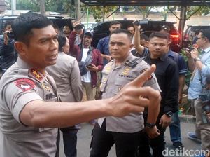 Ricuh Berujung Polisi Terbakar, Kapolda: Demo Tidak Boleh Bakar Ban Ricuh Berujung Polisi Terbakar, Kapolda: Demo Tidak Boleh Bakar Ban