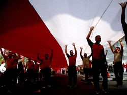 Kirab Bendera Merah Putih 2.510 Meter di Jambi Pecahkan Rekor Muri