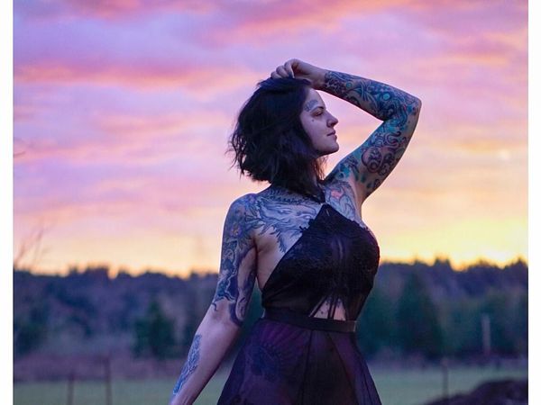 Potret Heidi, Model yang Raup Rp 1,7 M per Tahun dari Pamer Foto Bertato