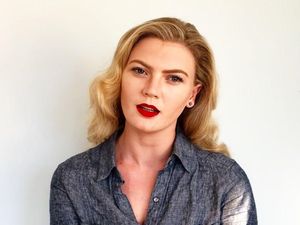 Pesona Ella Loudon, Putri Daniel Craig yang Hampir Jadi Bond Girl