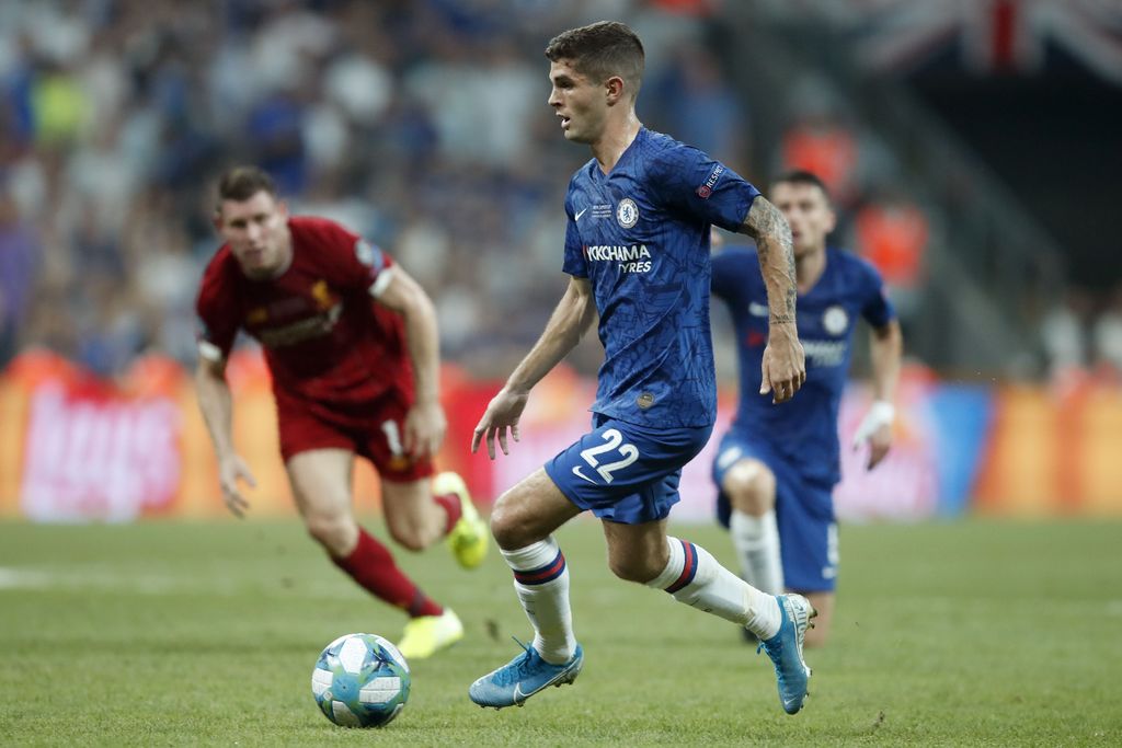 Chelsea's Christian Pulisic runs with the ball during the UEFA Super Cup soccer match between Liverpool and Chelsea, in Besiktas Park, in Istanbul, Wednesday, Aug. 14, 2019. (AP Photo/Thanassis Stavrakis)