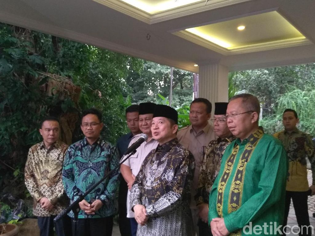 Bertemu Prabowo, Suharso: Bahas Ekonomi hingga Kondisi Politik Bangsa Bertemu Prabowo, Suharso: Bahas Ekonomi hingga Kondisi Politik Bangsa