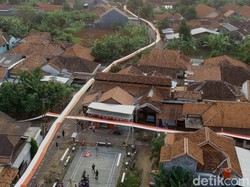 1.000 Meter Kain Merah Putih  Membentang di Pekalongan