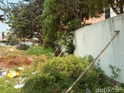 Tembok Kantor KPU Surakarta Miring dan Hampir Roboh