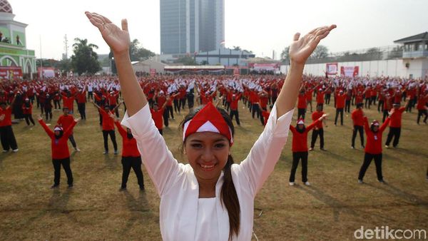 Melihat Tarian Kolosal Indonesia Bekerja yang Pecahkan Rekor MURI