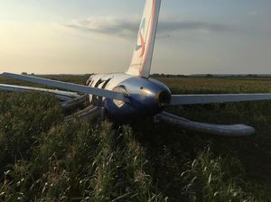 Daratkan Pesawat di Ladang Jagung, 2 Pilot Dapat Penghargaan dari Putin