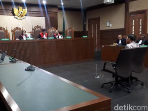 Penyuap Eks Direktur Krakatau Steel Divonis 1 Tahun 9 Bulan Penjara Penyuap Eks Direktur Krakatau Steel Divonis 1 Tahun 9 Bulan Penjara