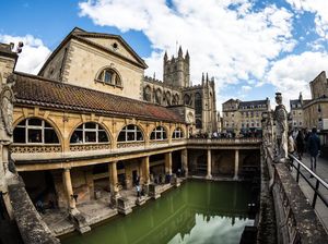 Foto: Penampakan Pemandian Romawi yang Dikutuk