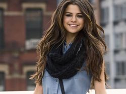 Selena Gomez Ingatkan Bahaya Cyberbullying