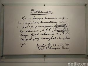 Malam Suci Kelahiran Naskah Proklamasi Malam Suci Kelahiran Naskah Proklamasi