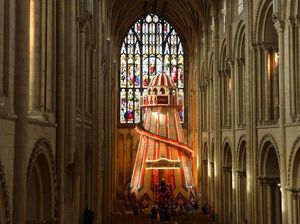 Foto: Begini Jadinya Kalau Katedral Punya Perosotan