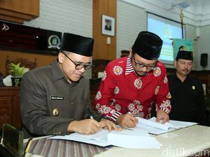 APBD Perubahan Disahkan, Banyuwangi Fokus Tingkatkan Kualitas SDM APBD Perubahan Disahkan, Banyuwangi Fokus Tingkatkan Kualitas SDM